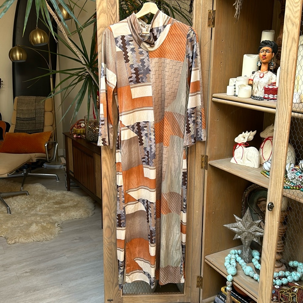 Vintage Beverly Vogue California Geometric Pattern Long Sleeve Maxi Dress